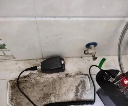 郑州金水区屋顶漏水维修公司分享下卫生间漏水的危害及解决方法